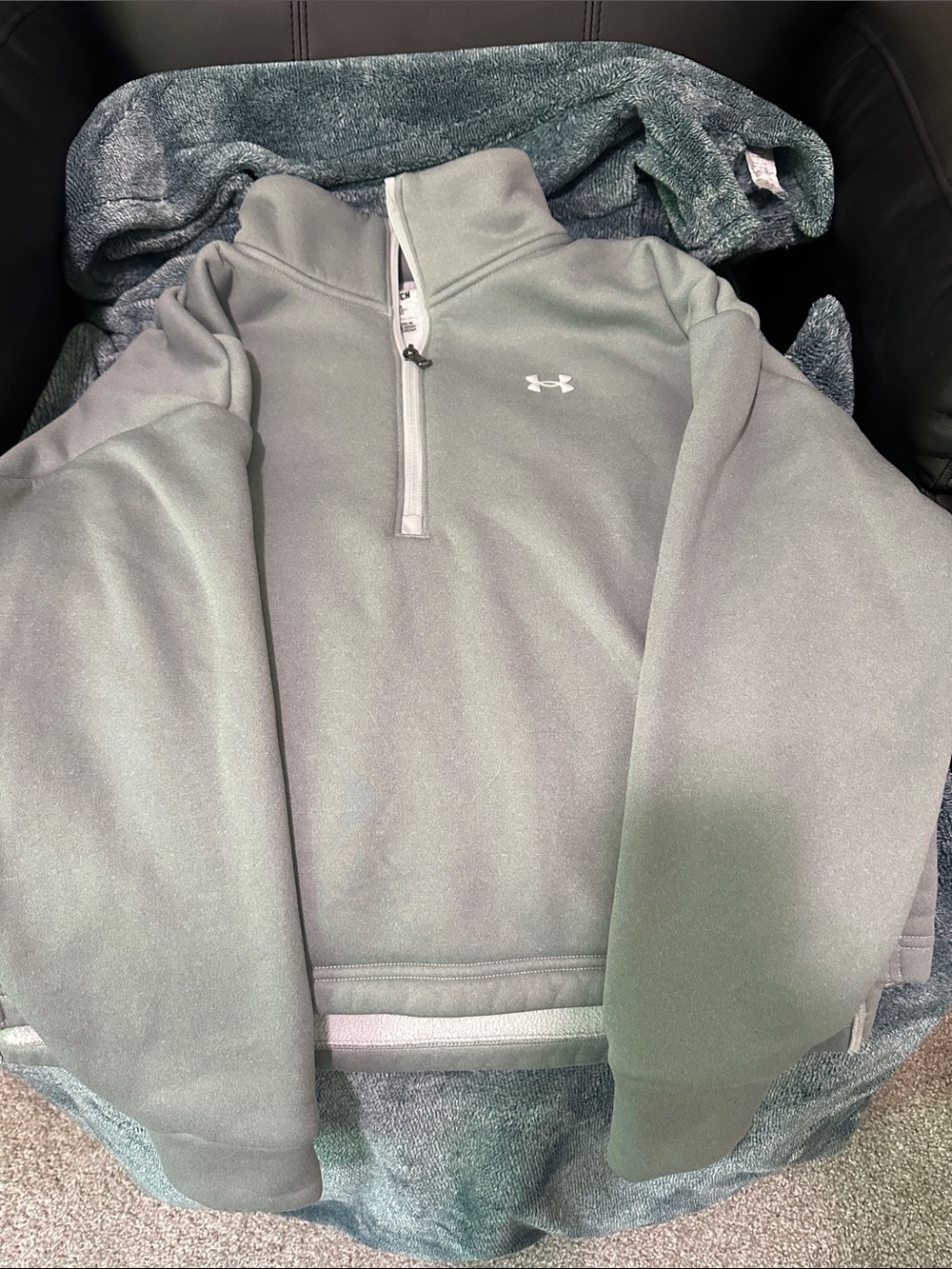Under Armour Women's Light Gray Quarter-Zip Pullover Hoodie